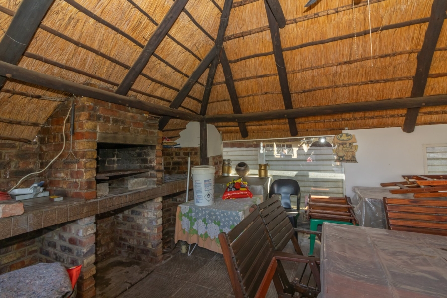 6 Bedroom Property for Sale in Morewag Free State